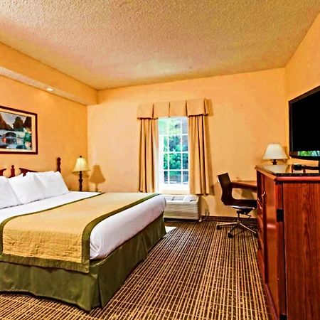 Baymont By Wyndham Columbia Maury Hotel Kültér fotó